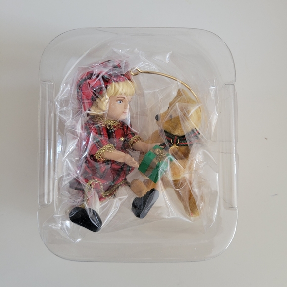 1994 Hallmark Special Edition Ornament - Lucinda & Teddy - Picture 3 of 7